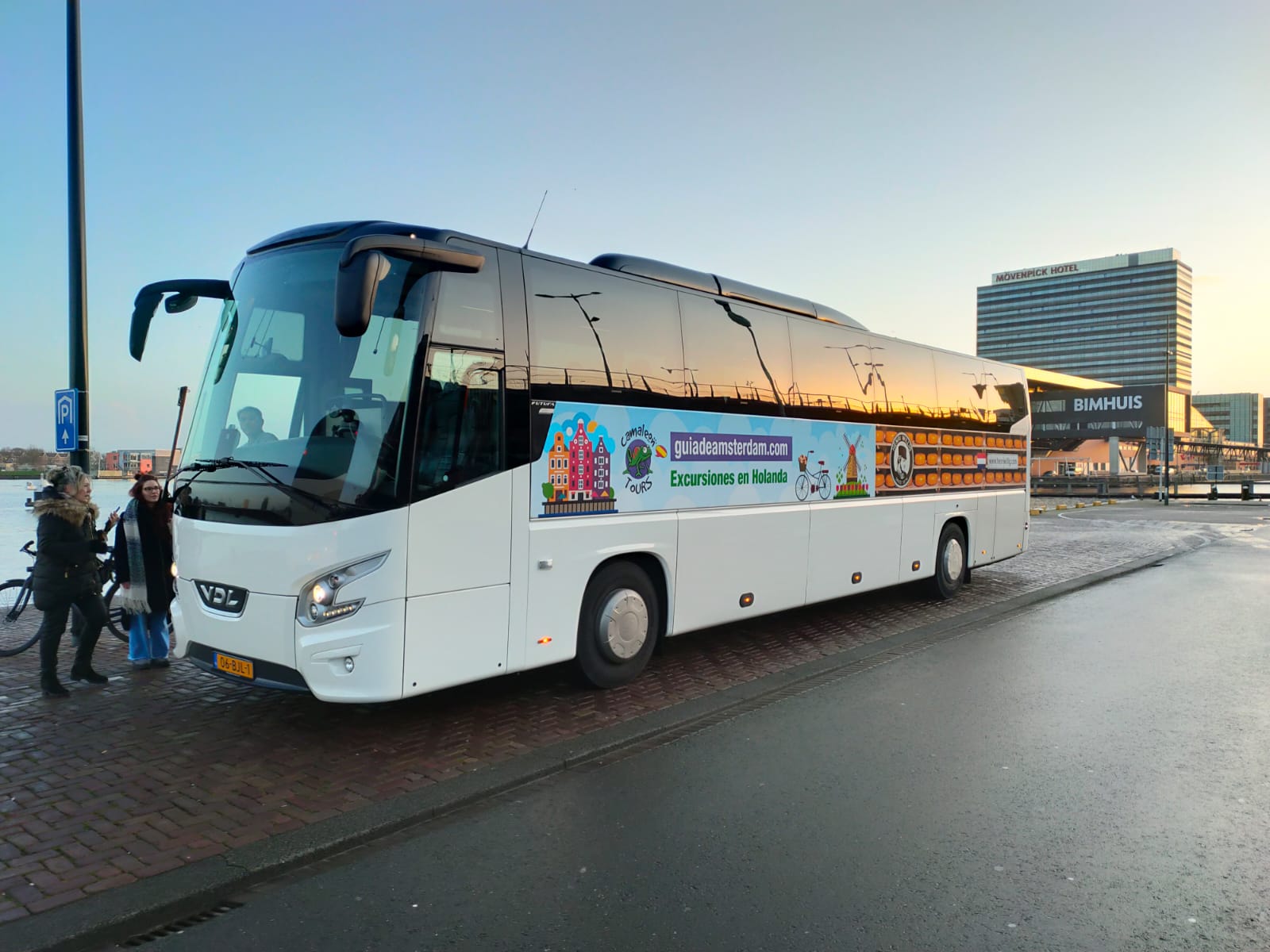 Camaleon Tours bij het IJ in Amsterdam